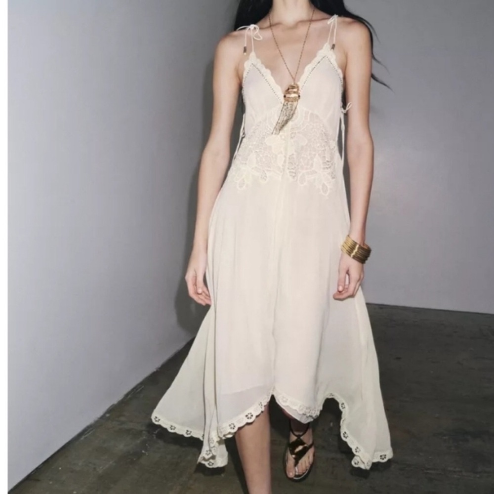 Elegant Cream Lace Dress